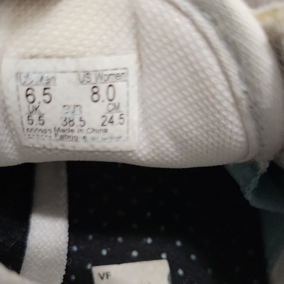 Vans White and Black Skate Sneakers - Picture 7 of 8